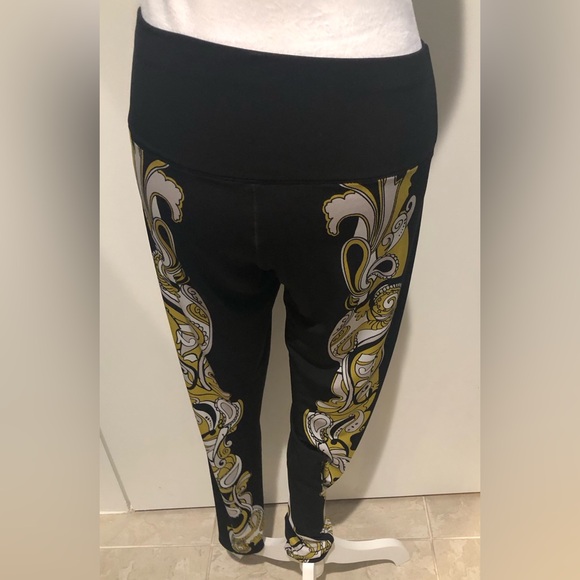 EVA VARRO Reversible Leggings with Gold Scroll to Solid Black in Size L - Picture 3 of 4